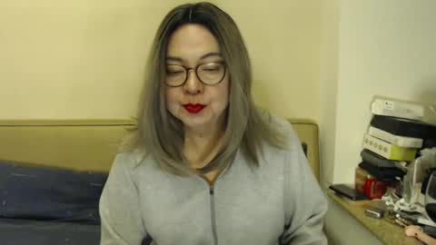 Snapshot of crazychika chatting on 12/13/24, 07:10 Kelly   online show from 12/13/24, 07:10