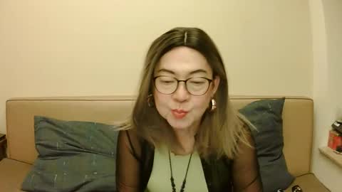 Snapshot of crazychika chatting on 10/24/25, 05:09 Kelly   online show from 10/24/25, 05:09