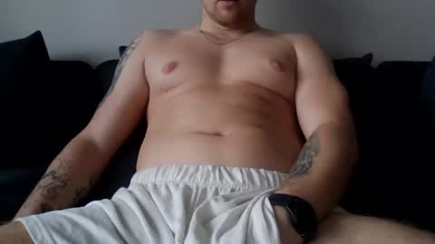 Snapshot of crazyd101 chatting on 10/13/25, 09:31 CrazyDI0I online show from 10/13/25, 09:31