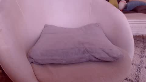 Snapshot of crazydollelf chatting on 10/15/25, 01:22 Camille online show from 10/15/25, 01:22