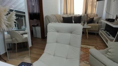 LAURA online show from 02/04/26, 12:55