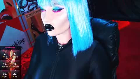 Snapshot of crazypinkyball chatting on 06/19/26, 02:54 Roxy online show from 06/19/26, 02:54