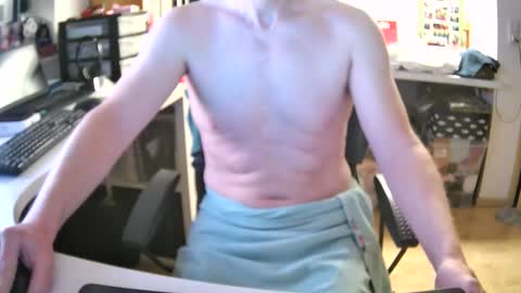 Snapshot of crazystef42 chatting on 12/17/25, 07:03 crazystef42 online show from 12/17/25, 07:03