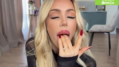 ALEXA AND WALLY online show from 04/09/26, 07:14