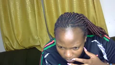 Snapshot of creamie8 chatting on 01/12/25, 06:27 creamie8 online show from 01/12/25, 06:27