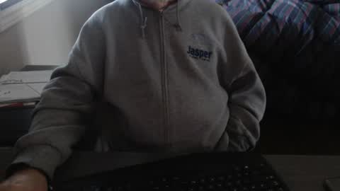 Creamormilk online show from 09/19/25, 01:01