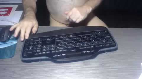 Creamormilk online show from 10/22/25, 09:20