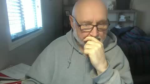 Creamormilk online show from 12/05/25, 01:31