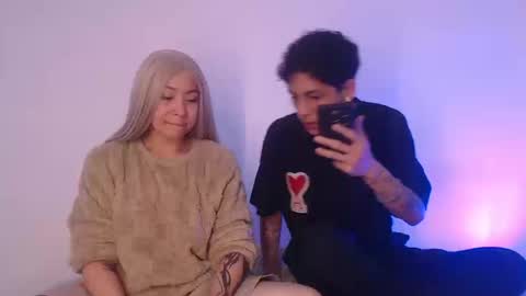  CAMILA Y SEBASTIAN online show from 09/19/25, 07:58