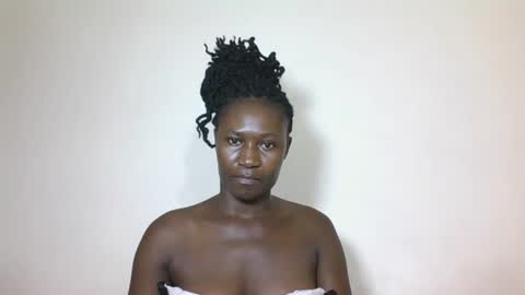 Snapshot of creampygal chatting on 01/24/25, 05:42 SUSAN online show from 01/24/25, 05:42