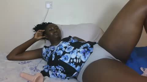 Snapshot of creampygal chatting on 01/24/25, 12:31 SUSAN online show from 01/24/25, 12:31