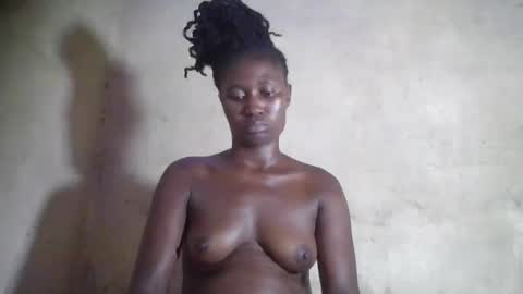 Snapshot of creampygal chatting on 02/12/25, 06:09 SUSAN online show from 02/12/25, 06:09