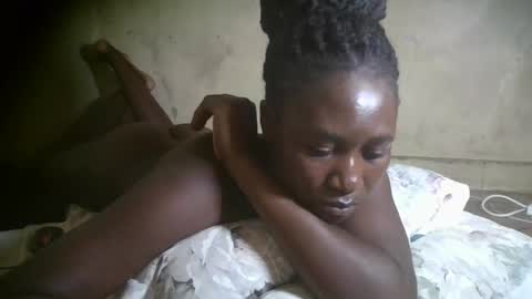 Snapshot of creampygal chatting on 02/19/25, 07:50 SUSAN online show from 02/19/25, 07:50