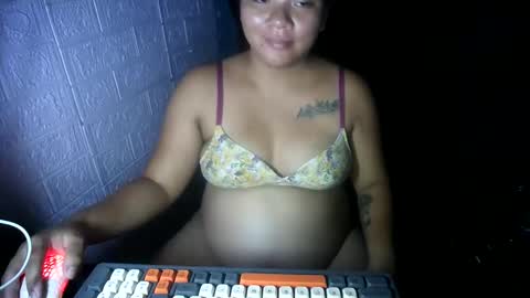 Snapshot of creamy_cunt4uxx chatting on 04/27/26, 05:33 my pussy always wet online show from 04/27/26, 05:33