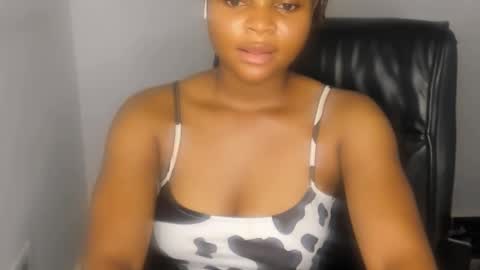 Snapshot of creamy_juicypussy chatting on 03/05/25, 05:50 Lady jasmine online show from 03/05/25, 05:50