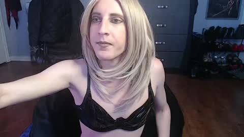 Sylvia online show from 02/26/25, 03:42