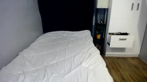 Snapshot of creamy_spot69 chatting on 11/04/25, 01:27 Joana online show from 11/04/25, 01:27