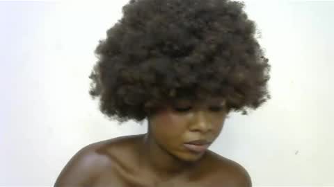 Snapshot of creamybabee chatting on 01/20/25, 10:40 queen online show from 01/20/25, 10:40