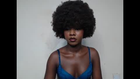 Snapshot of creamybabee chatting on 03/05/25, 08:42 queen online show from 03/05/25, 08:42