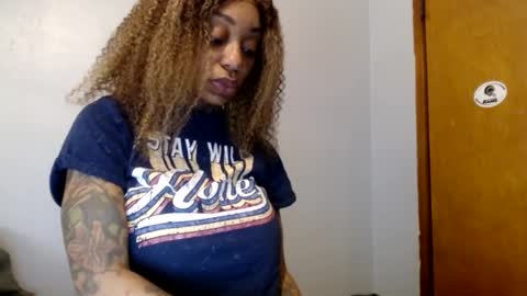 CreamyExotica online show from 12/17/25, 05:30