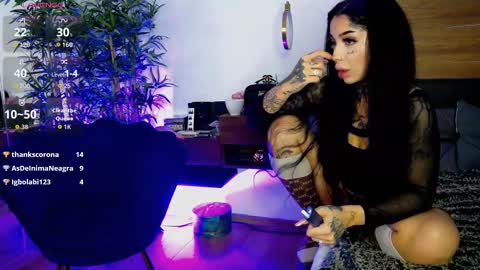 Snapshot of creamyinkk chatting on 11/23/25, 07:41 Sophie online show from 11/23/25, 07:41