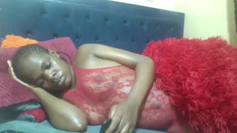 Snapshot of creamymomma chatting on 12/16/25, 07:30 verah online show from 12/16/25, 07:30