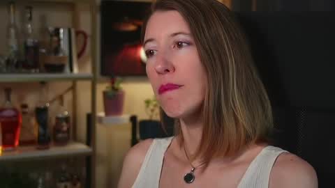 Snapshot of creme_dela_creme chatting on 10/03/25, 05:54 Quinn de la Creme online show from 10/03/25, 05:54