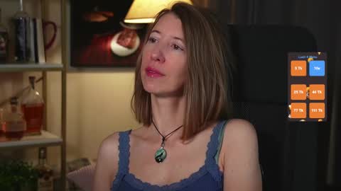 Snapshot of creme_dela_creme chatting on 10/14/25, 05:58 Quinn de la Creme online show from 10/14/25, 05:58