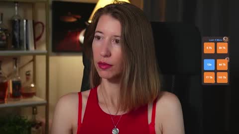 Snapshot of creme_dela_creme chatting on 10/17/25, 05:59 Quinn de la Creme online show from 10/17/25, 05:59