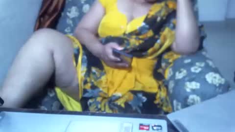 Snapshot of crezybhabihot chatting on 01/16/25, 12:45 Sonika69 online show from 01/16/25, 12:45