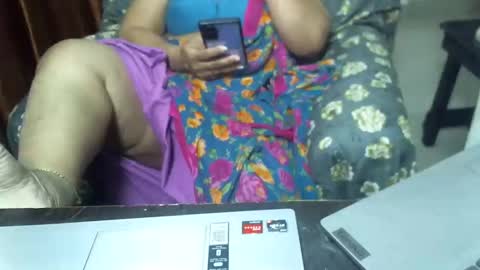 Snapshot of crezybhabihot chatting on 01/18/25, 01:41 Sonika69 online show from 01/18/25, 01:41