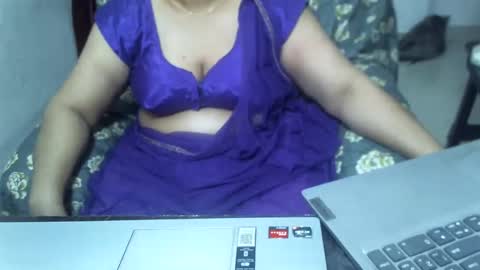 Snapshot of crezybhabihot chatting on 01/26/25, 09:51 Sonika69 online show from 01/26/25, 09:51