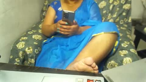 Snapshot of crezybhabihot chatting on 01/28/25, 09:40 Sonika69 online show from 01/28/25, 09:40