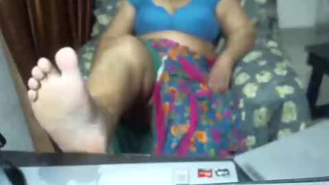 Snapshot of crezybhabihot chatting on 02/05/25, 03:52 Sonika69 online show from 02/05/25, 03:52