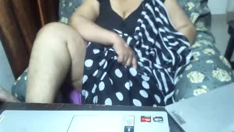Snapshot of crezybhabihot chatting on 02/23/25, 04:07 Sonika69 online show from 02/23/25, 04:07