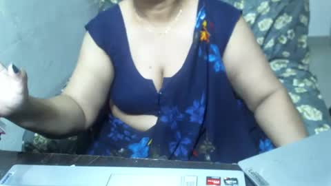Snapshot of crezybhabihot chatting on 02/23/25, 09:59 Sonika69 online show from 02/23/25, 09:59