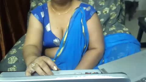 Snapshot of crezybhabihot chatting on 03/04/25, 10:35 Sonika69 online show from 03/04/25, 10:35