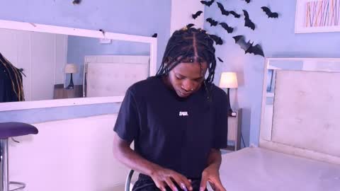 Snapshot of criisbrown_ chatting on 11/04/25, 06:29 CriisBrown online show from 11/04/25, 06:29