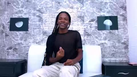 Snapshot of criisbrown_ chatting on 11/11/25, 11:10 CriisBrown online show from 11/11/25, 11:10