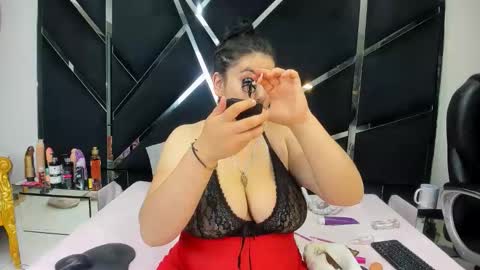 Snapshot of criistaal__ chatting on 05/23/26, 04:18 Criistaal online show from 05/23/26, 04:18