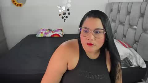 criistal_0 online show from 06/17/26, 06:42