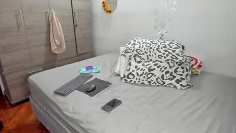 criistal_0 online show from 07/08/26, 03:11