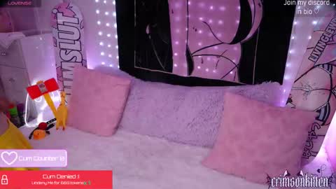 Crimson Kitten online show from 10/11/25, 04:22