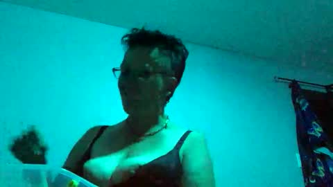 Snapshot of crimsonrose444 chatting on 06/01/26, 06:04 Tulip online show from 06/01/26, 06:04
