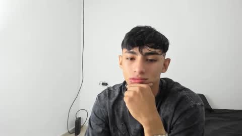 Snapshot of cris1260 chatting on 02/25/25, 09:24 Cristian online show from 02/25/25, 09:24