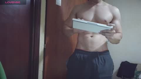 Snapshot of cris2428 chatting on 10/31/25, 04:02 cris2428 online show from 10/31/25, 04:02