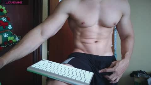 Snapshot of cris2428 chatting on 11/29/25, 08:12 cris2428 online show from 11/29/25, 08:12