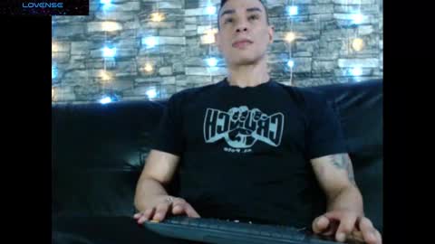 Snapshot of cris_angel01 chatting on 10/14/25, 06:25 Cris online show from 10/14/25, 06:25