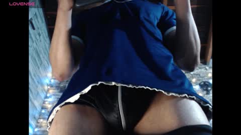 Snapshot of cris_angel01 chatting on 10/28/25, 09:46 Cris online show from 10/28/25, 09:46