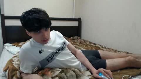 Snapshot of cris_peace chatting on 10/14/25, 04:30 JOIN IN A FAN CLUB AND YOU WILL HAVE 90 OF MY PHOTOVIDEO FREE FANSLY - online show from 10/14/25, 04:30